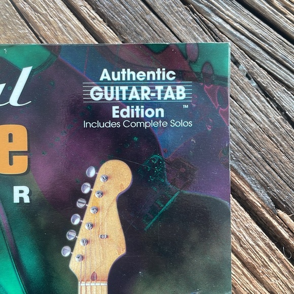 The Essential Alternative Guitar Tab sheet Music Book 90’s tunes - Picture 3 of 3